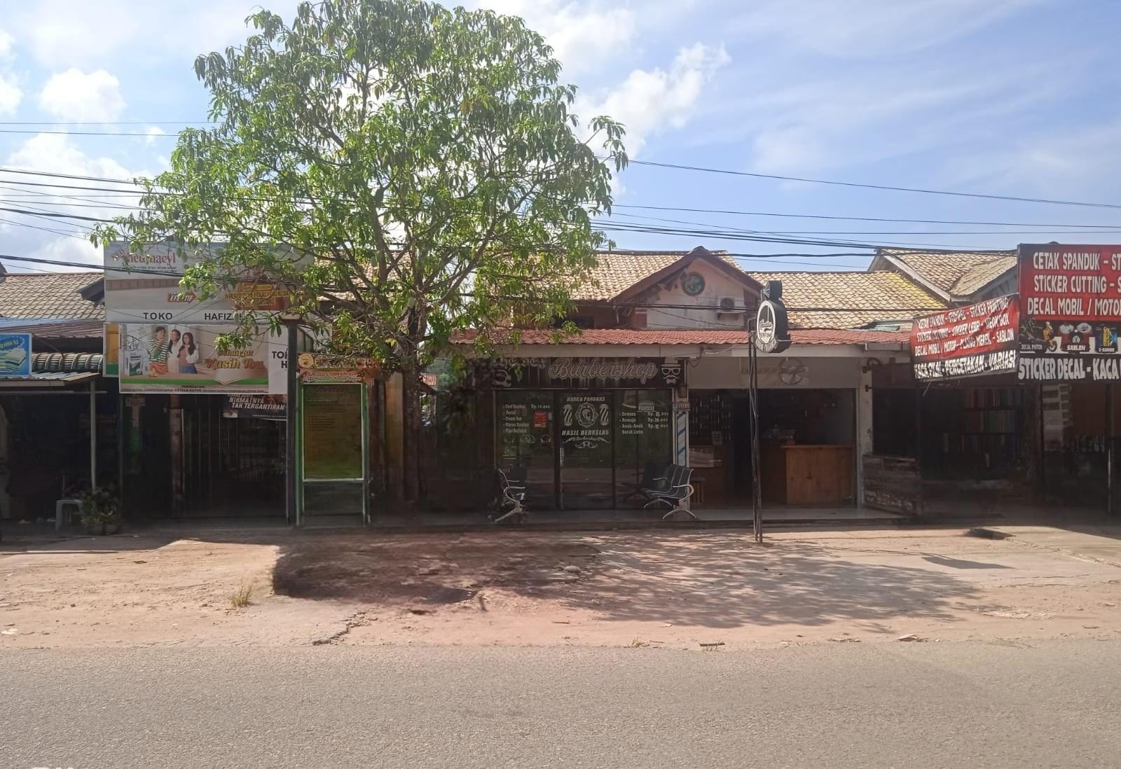 Gaya Rambut, Gaya Hidup: GRIPH BARBERSHOP Solusi Penampilan Ter